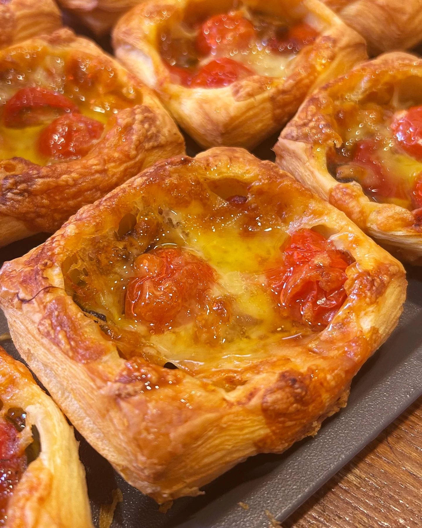 新商品の自家製ラタトゥイユのクロアソン焼き上がっています(2025.05.23)