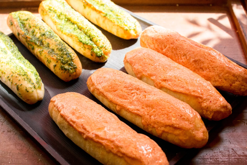 明太子フランス、ガーリックフランスが焼き上がっています（2025.05.29）