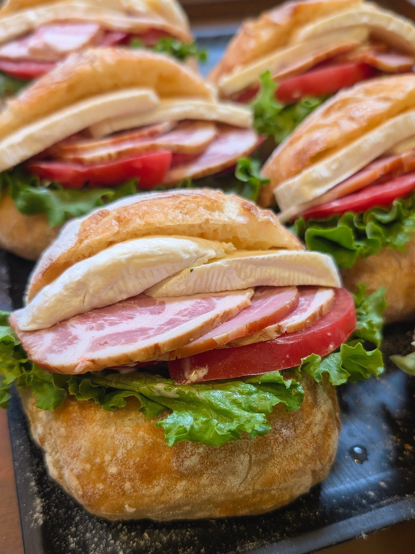 本日もたくさんのバゲットサンド、サンドイッチご用意しています(2025.06.18)