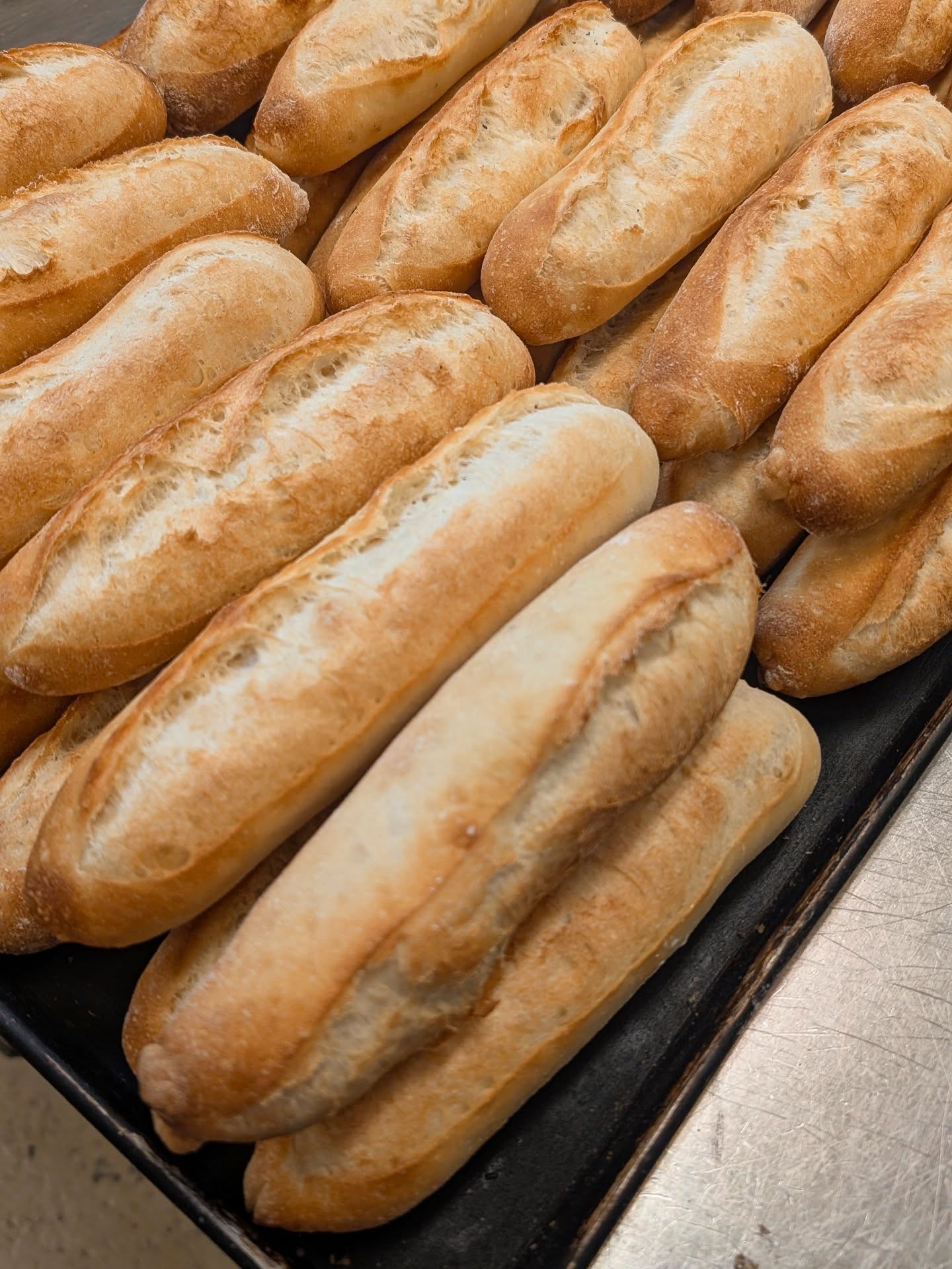 ミルクスティック、ピーナッツスティック焼き上がっています(2025.06.26)