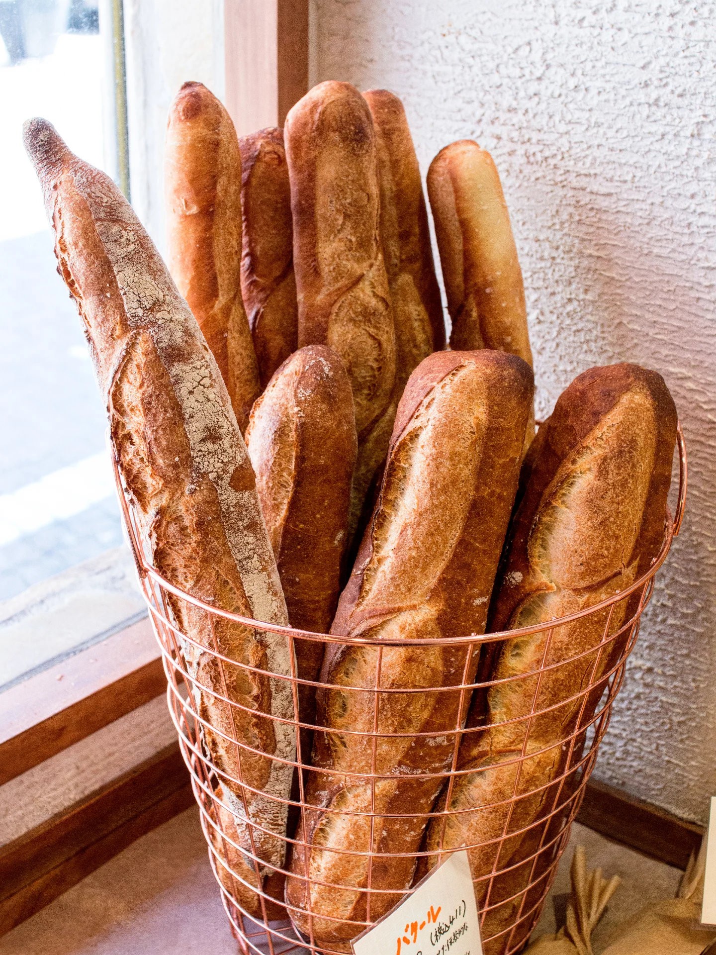 香ばしい焼き立てバゲット、ご用意しています!(2025.07.10)