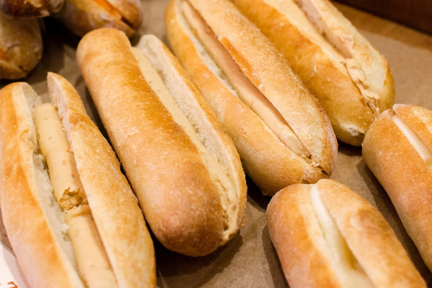 ただいまミルクスティックとピーナッツスティックが焼き上がりました(2025.07.10)