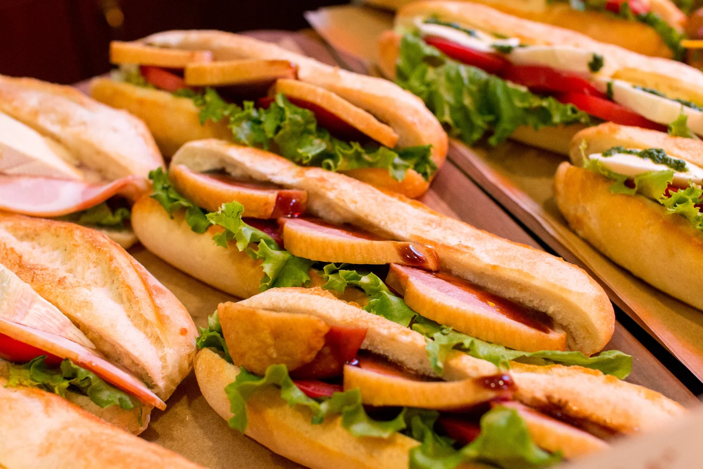 上質な燻製合鴨の芳醇な香りが漂う「スモークカナール」オススメです(2025.08.02)