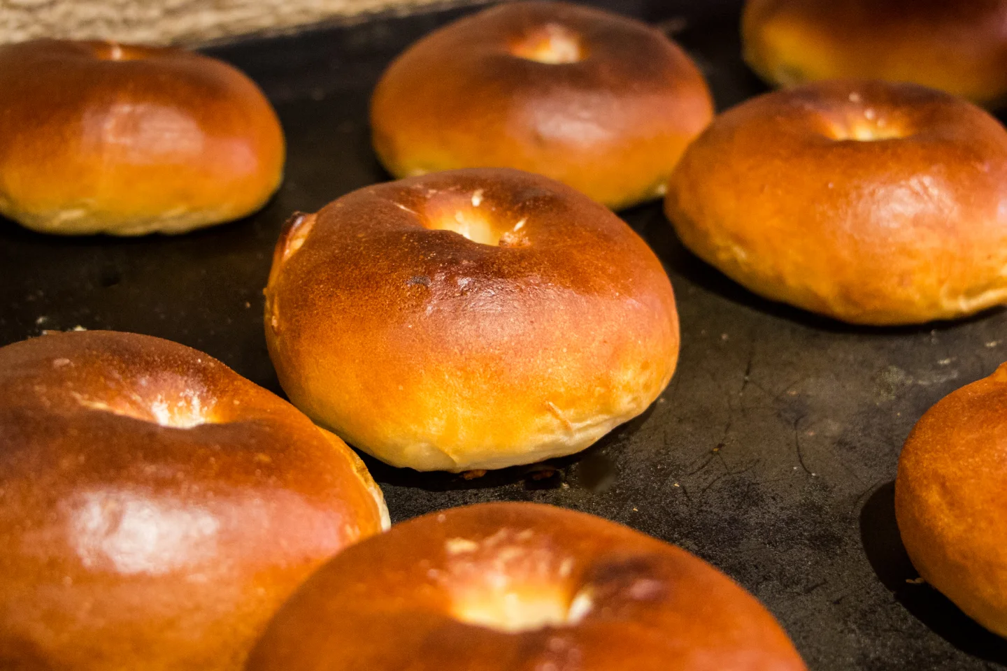 北海道十勝産の厳選された小豆を使用したあんぱん焼き上がっています(2025.08.07)