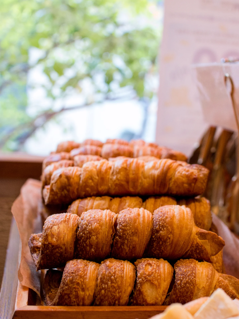 人気のこだわりのクリームホーン焼き上がっています（2025.09.17）