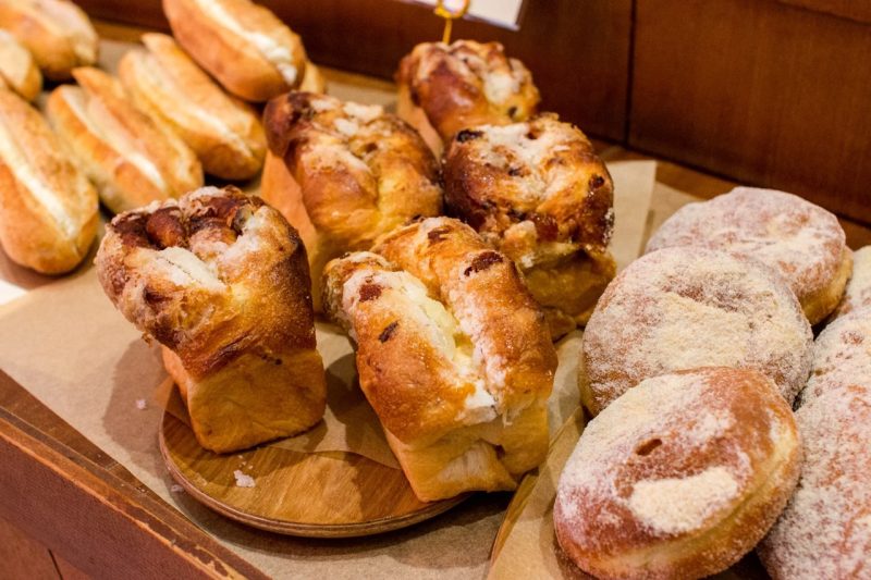 当店の自信作、香り豊かなシナモンローフが焼き上がりました（2025.10.01）