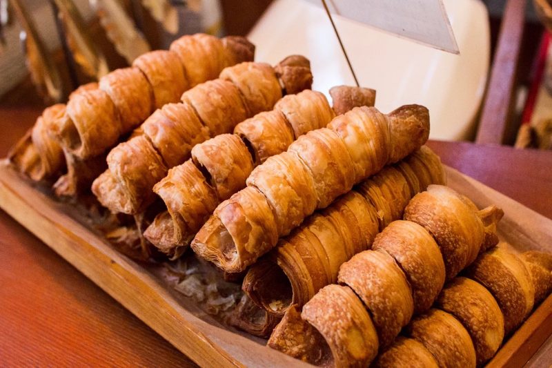 人気のこだわりのクリームホーン焼き上がっています（2025.10.03）