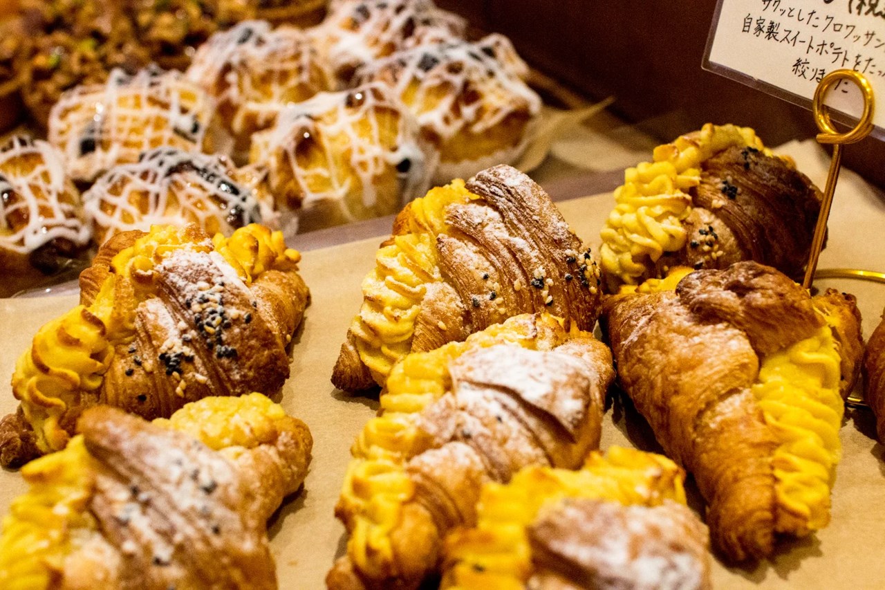 秋の限定商品「スイートポテトクロアソン」本日もたくさん焼き上がっています(2025.11.15)